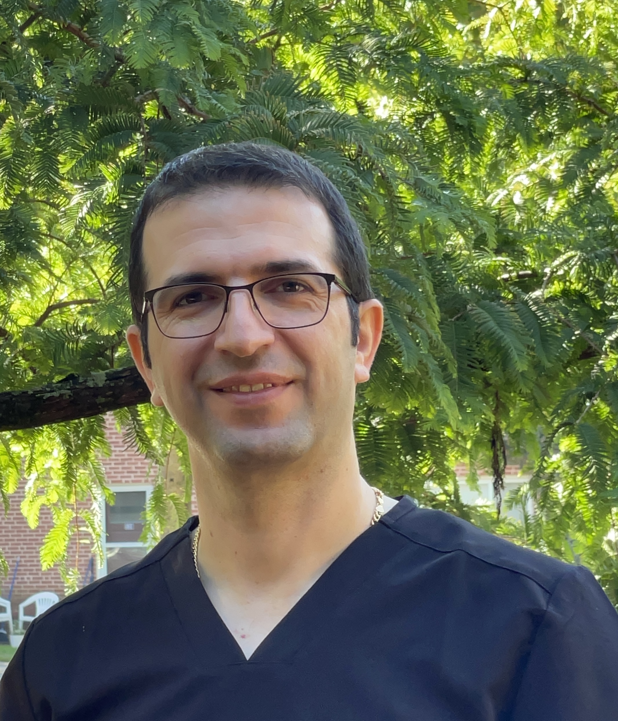 Dr. Houman Ghanbari